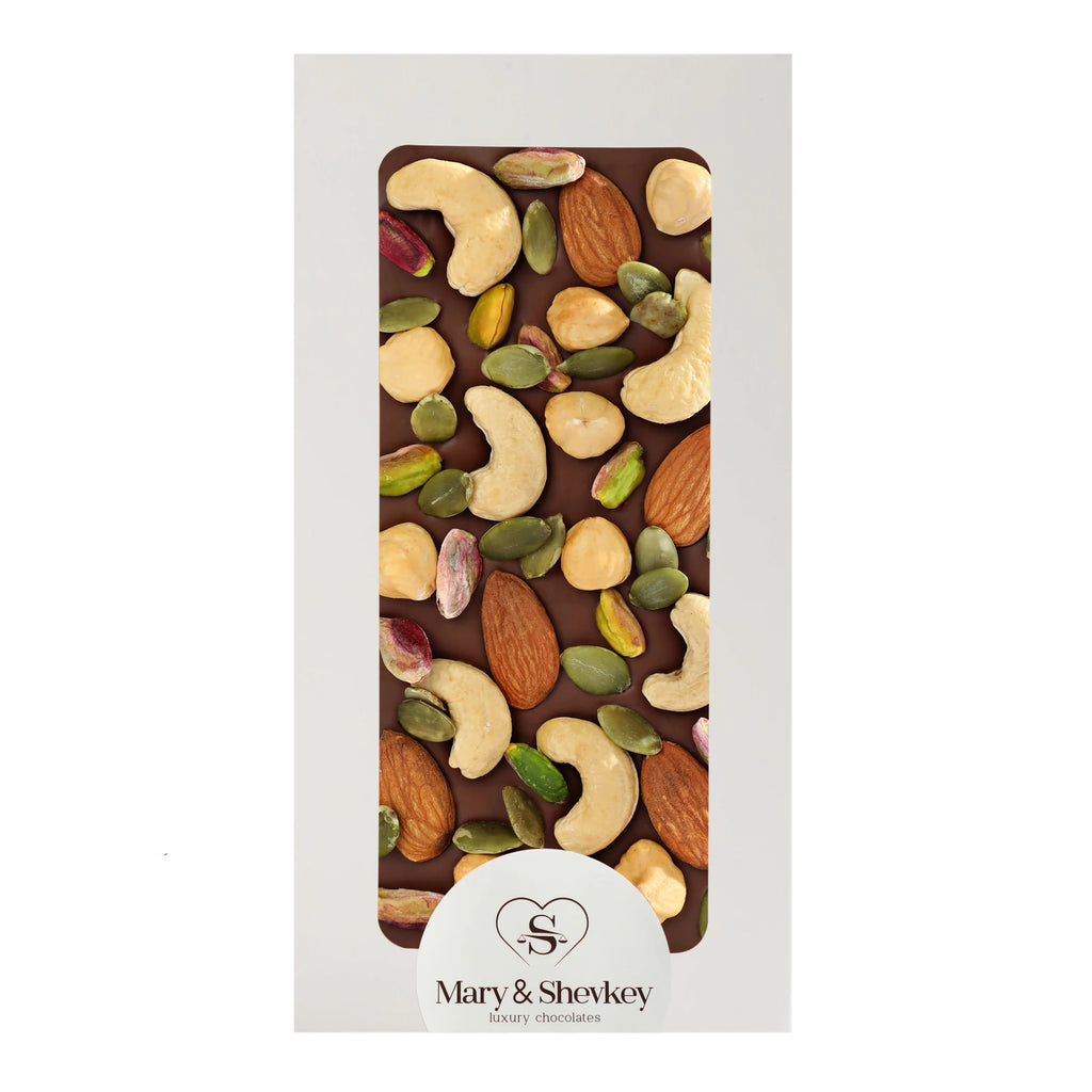 Couverture Chocolate Bar Containing Almonds, Cashews, Walnuts, Hazelnuts, Pistachios, and Pumpkin Seeds (130g)