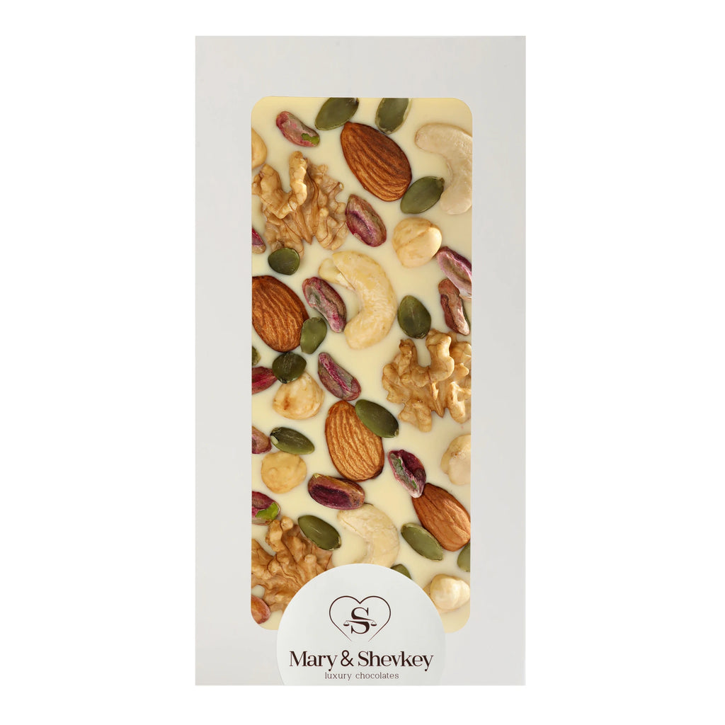Couverture Chocolate Bar Containing Almonds, Cashews, Walnuts, Hazelnuts, Pistachios, and Pumpkin Seeds (130g)