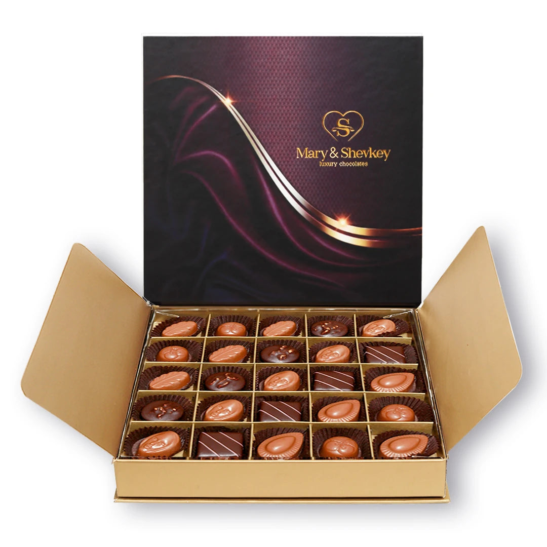 Cesta de regalo con bombones especiales en caja
